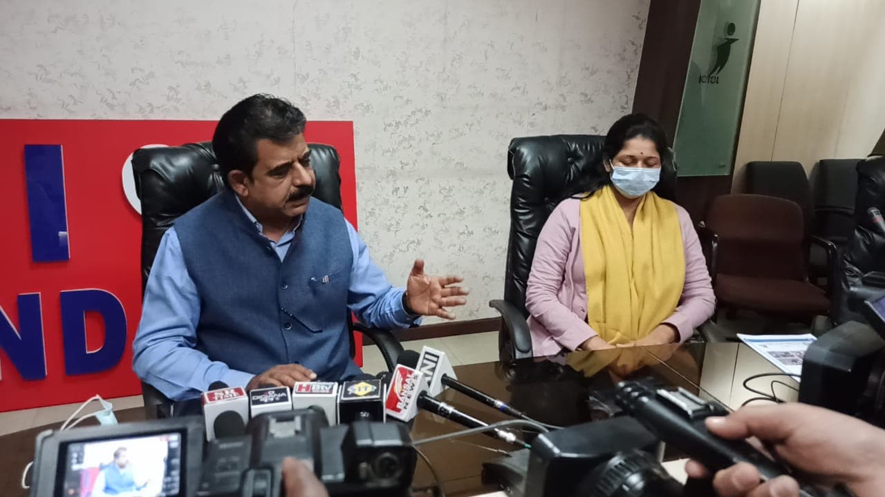बुजुर्गों के साथ बुरे बर्ताव पर सांसद ने जताई चिंता, कांग्रेस को नसीहत राजनीति न करे