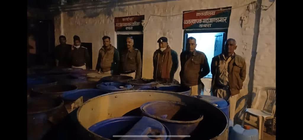 लगातार कार्रवाई फिर भी बेखौफ माफिया, आबकारी विभाग ने 34 लाख की अवैध शराब पकड़ी
