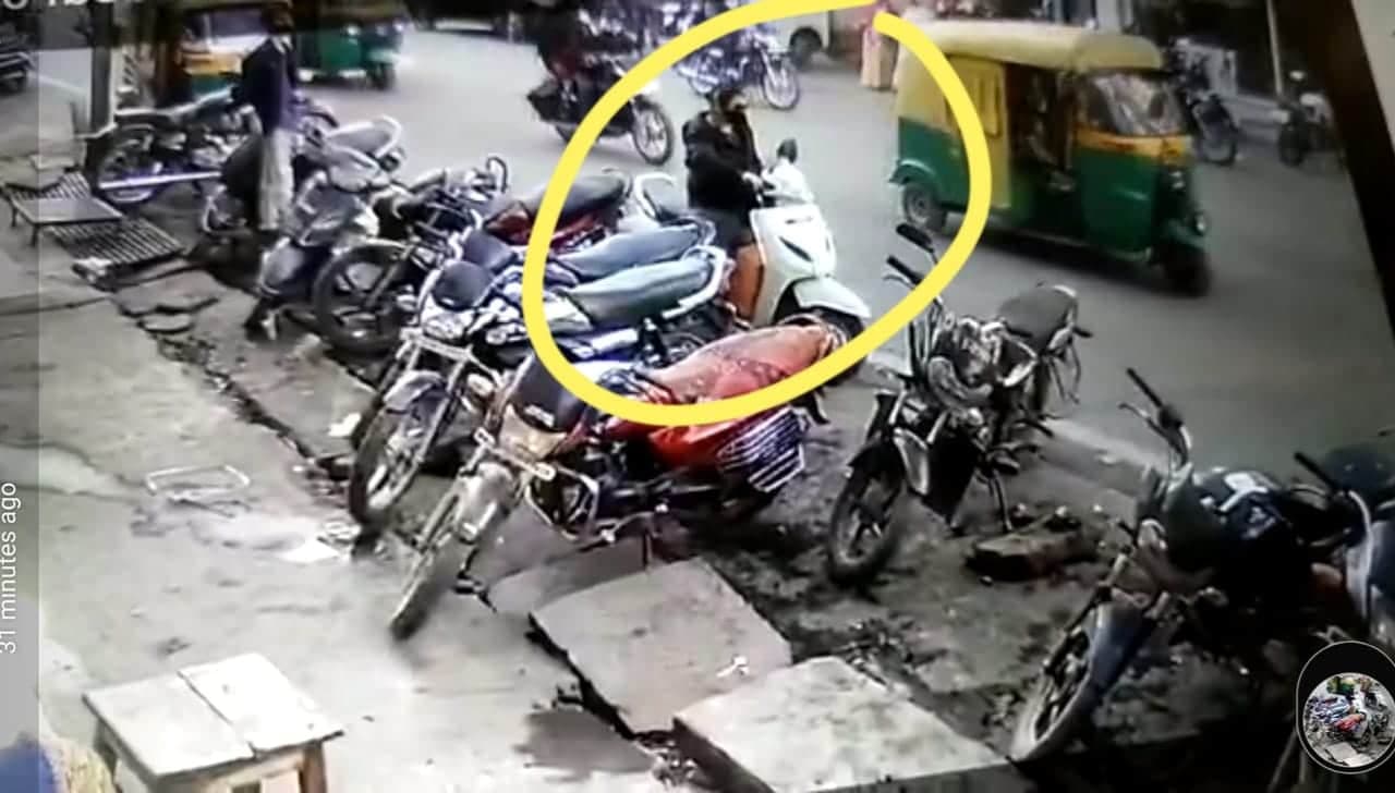फर्जी ऐप से हजारों की ठगी करने वाली युवती पकड़ाई, मॉल और दुकानों से की जमकर शॉपिंग