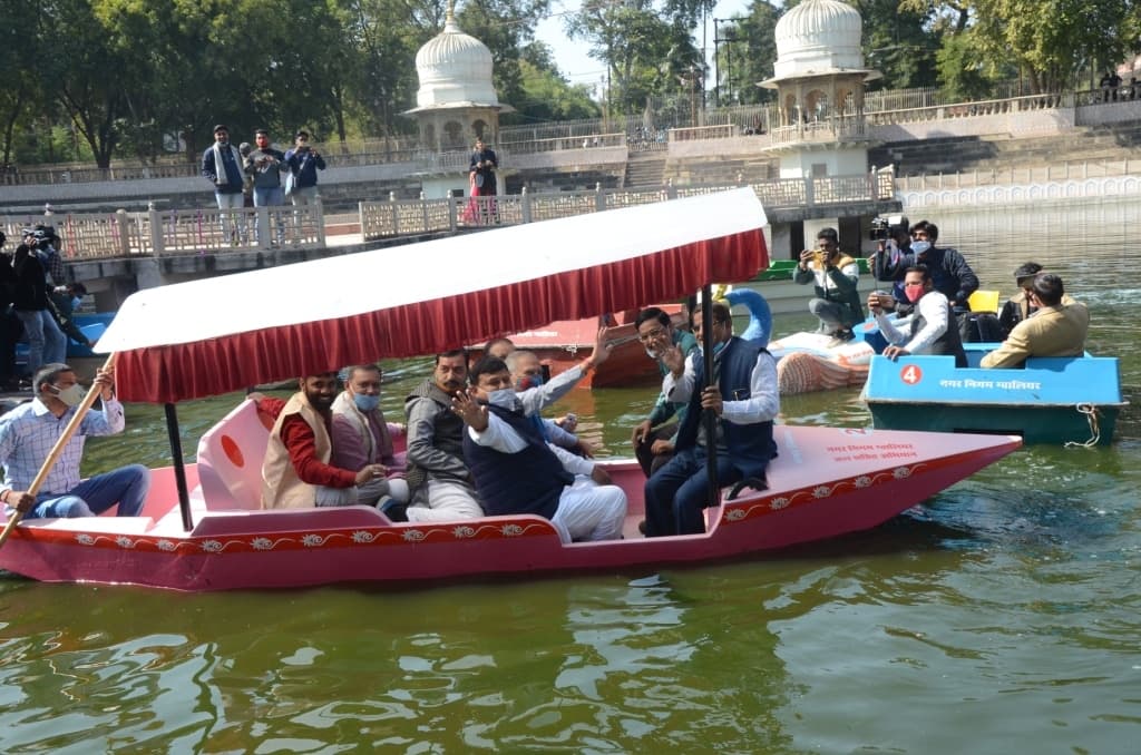 Gwalior News: बैजाताल में बोटिंग शुरू, ऊर्जा मंत्री, सांसद, विधायक ने उद्घाटन के बाद लिया आनंद
