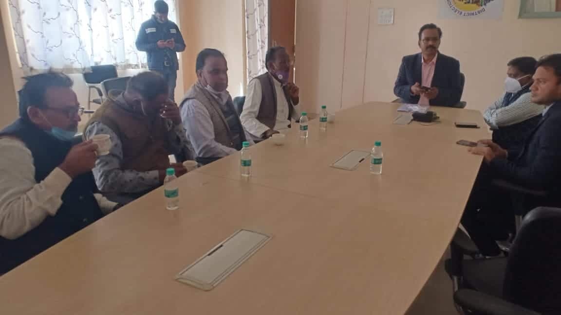 किसानों का अनिश्चितकालीन धरना समाप्त, कलेक्टर ने भेजा 200 करोड़ की राहत राशि का प्रस्ताव