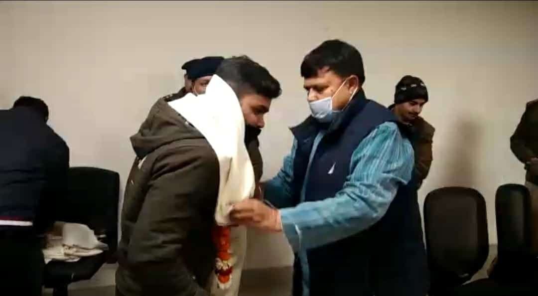 Gwalior news- पुलिस कंट्रोल रूम पहुंचे ऊर्जा मंत्री, पुलिसकर्मियों का किया सम्मान