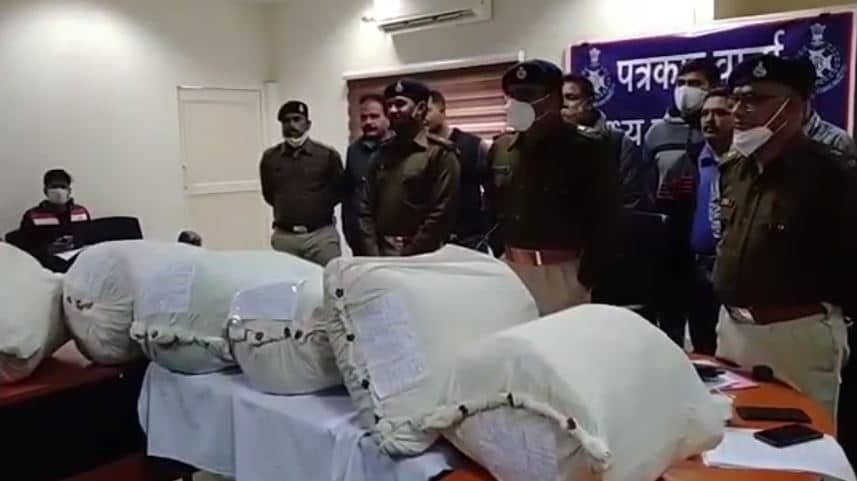 उज्जैन पुलिस की बड़ी कार्रवाई, 50 लाख से ज्यादा का गांजा पकड़ा, चार तस्कर गिरफ्तार