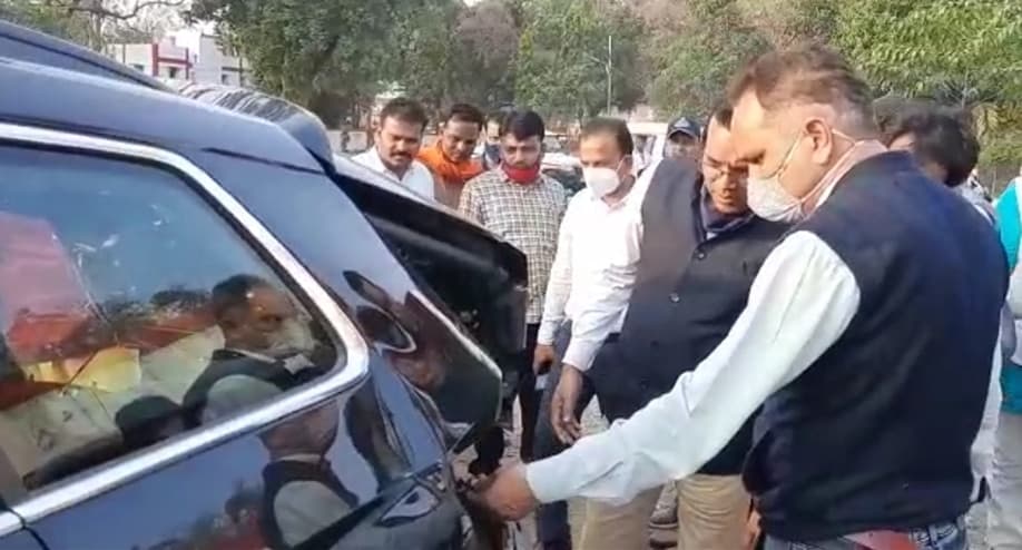 बैतूल से लौटते हुए केंद्रीय मंत्री का काफिला हादसे का शिकार, आपस में भिड़ीं गाड़ियां