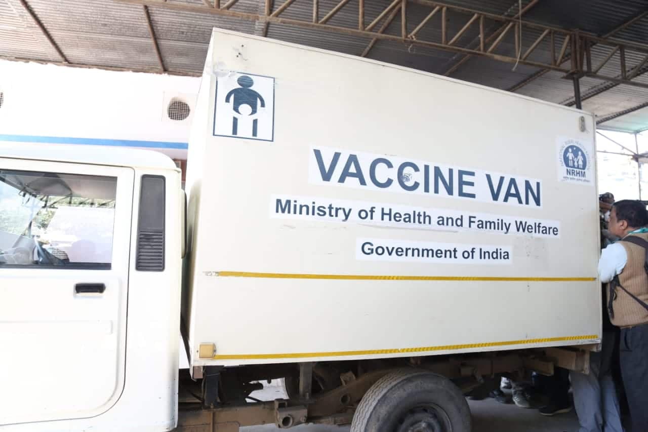 इंदौर संभाग में कमिश्नर के निर्देश, जिस तरह से चुनाव संपन्न होते है उसी तर्ज पर कराया जाए वैक्सीनेशन