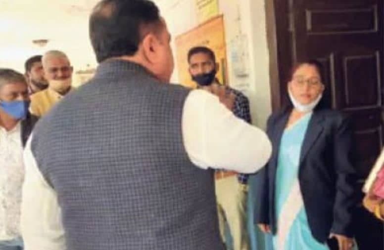 बीजेपी विधायक की महिला अधिकारी को धमकी, रगड़ कर छोड़ दूंगा, वीडियो वायरल