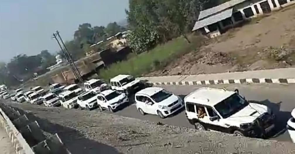 विंध्य प्रदेश की मांग ने पकड़ा जोर, सैंकड़ों गाड़ियों का काफिला लेकर निकले बीजेपी विधायक नारायण त्रिपाठी