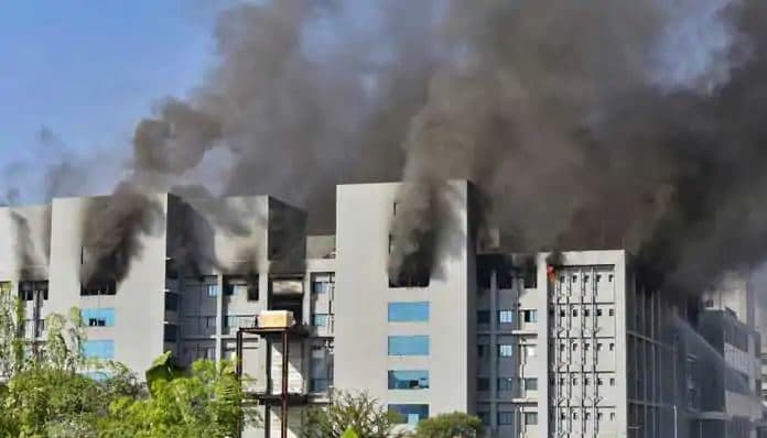 Pune Serum Institute Fire: वैक्सीन कंपनी सीरम इंस्टीट्यूट में भीषण आग, पांच की मौत