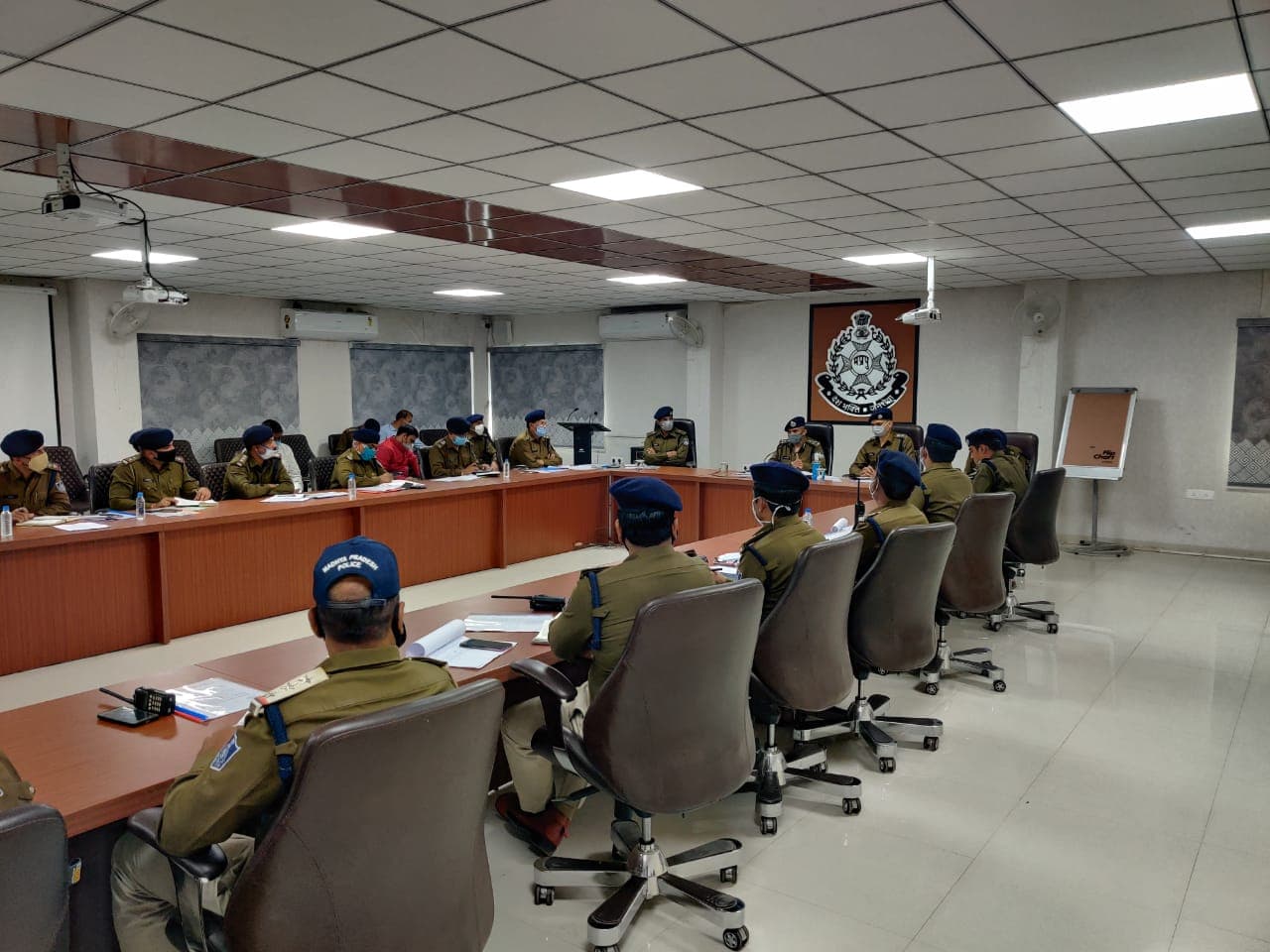 डीआईजी सुशांत सक्सेना ने रतलाम पुलिस को दी मुखबिर तंत्र को मजबूत करने की नसीहत