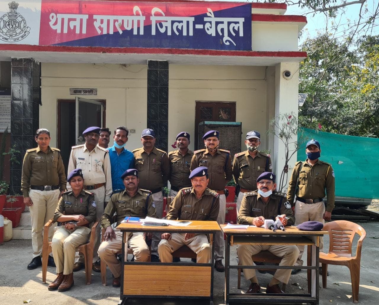 मोबाइल पर बात करने से रोकना पड़ा महंगा, नाबालिग बेटी ने दोस्तों के साथ मिलकर कर दी पिता की हत्या