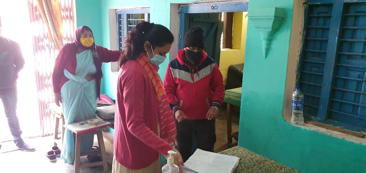 एसडीएम ने किया डिस्पेंसरी का औचक निरीक्षण, कई कमियां आई सामने