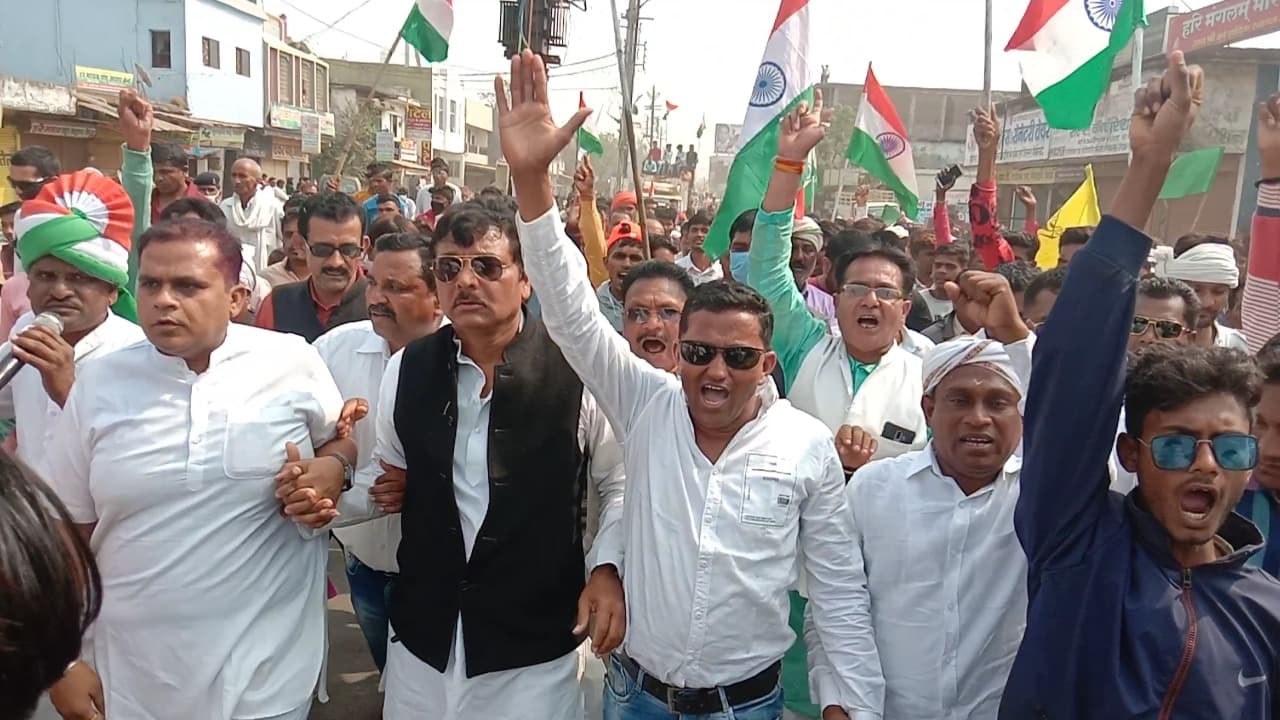 बालाघाट- किसान आंदोलन के समर्थन में युवाओं और किसानों ने निकाली ट्रैक्टर रैली