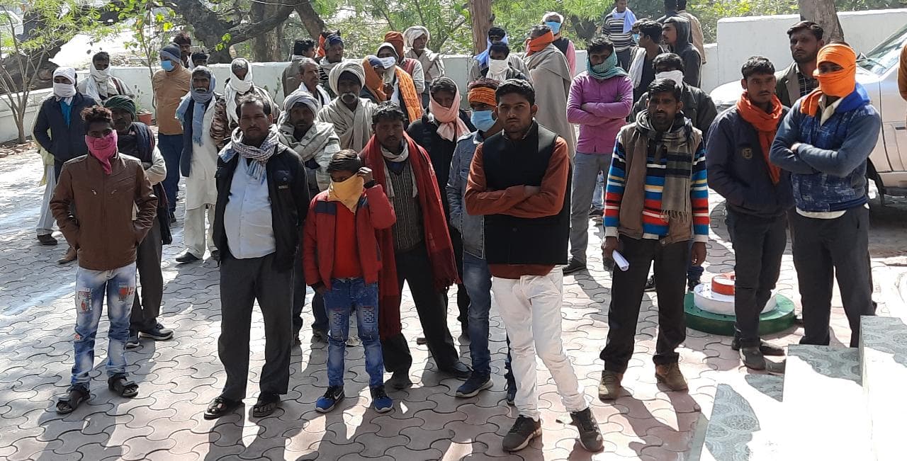 जब मेरा कसूर नहीं तो मुझे टीआई ने क्यों पीटा