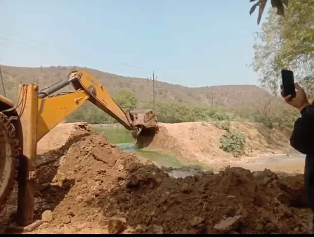 एंटी माफिया अभियान: सरकारी जमीन पर होता मिला प्रतिबंधित थाईलैंड की मछली का उत्पादन