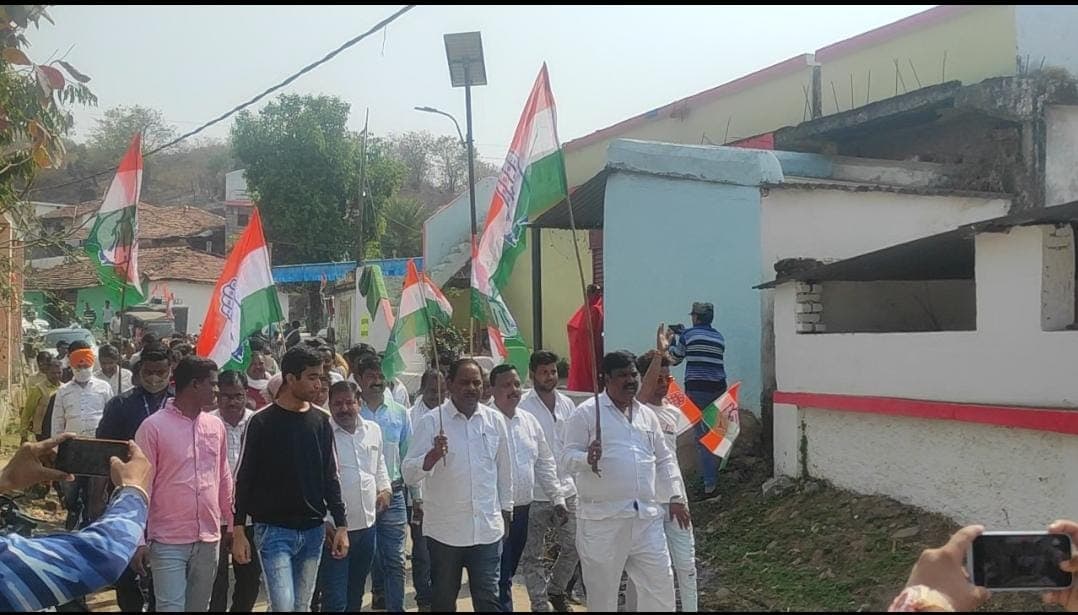 Chhindwara News – विधायक ने किसान आंदोलन के समर्थन में निकाली पद यात्रा 