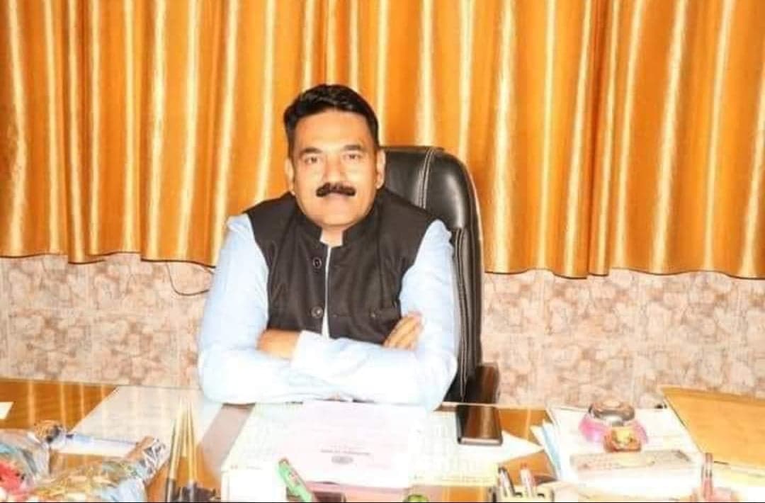 सड़कों पर रखे कंडम वाहनों को उठाएगा नगर निगम