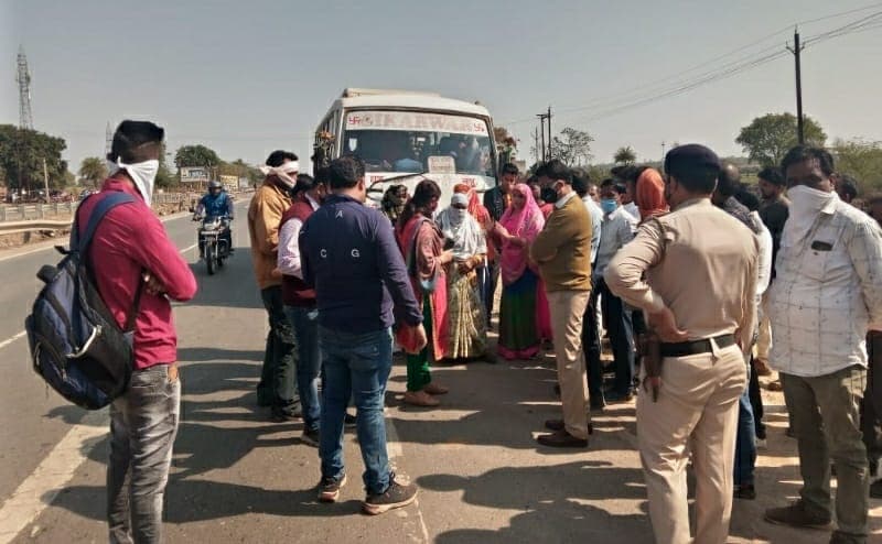 हादसे से बेखौफ ओवर लोड बसें दौड़ रहीं सड़क पर, CM के गुस्से के बाद ट्रांसपोर्ट अमले की खुली नींद, मंत्री भी सड़क पर