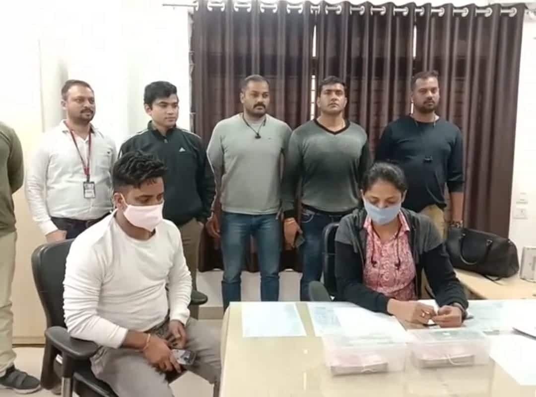 2-2 हजार के नकली नोट खपाने आया आरोपी गिरफ्तार, साढ़े तीन लाख के नोट बरामद