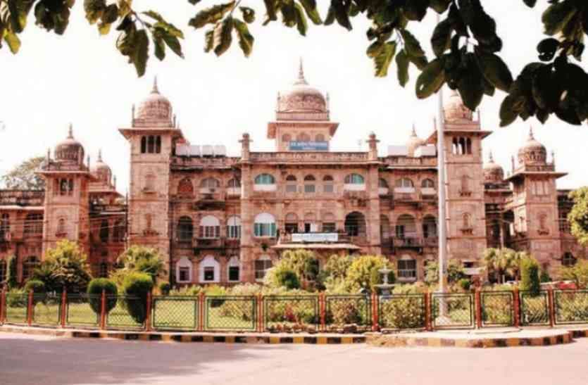 Gwalior News : सबसे बड़े JAH अस्पताल में पकड़े 2 फर्जी कर्मचारी, हो सकता है बड़ा खुलासा