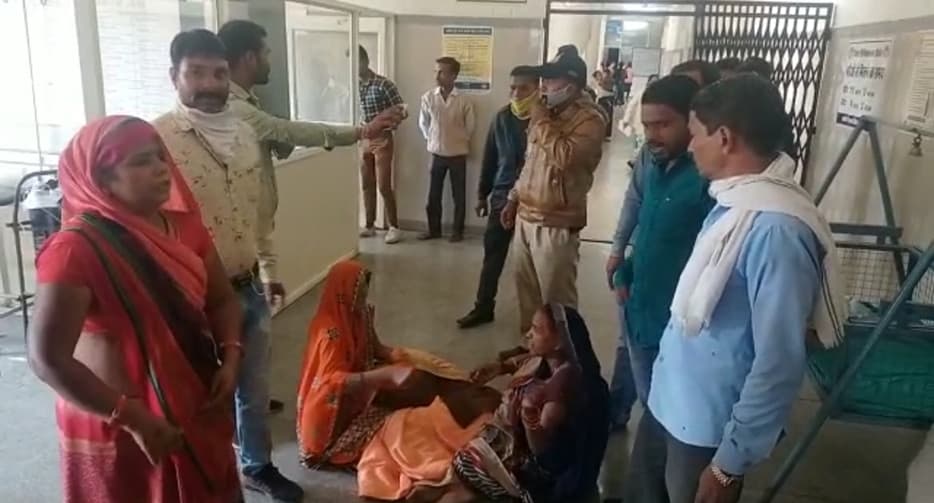 डेढ़ माह के बच्चे को टीका लगवाने गए अस्पताल, बच्चे की मौत, परिजनों ने किया हंगामा