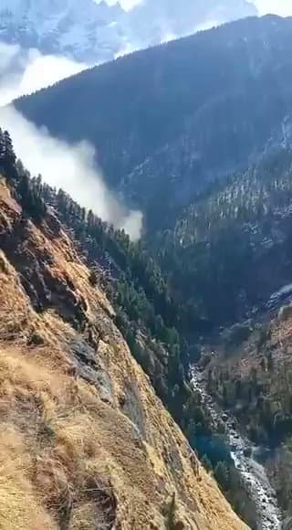 उत्तराखंड: ग्लेशियर फटने से भारी तबाही, 150 से अधिक लोगों के लापता होने की खबर, अलर्ट जारी
