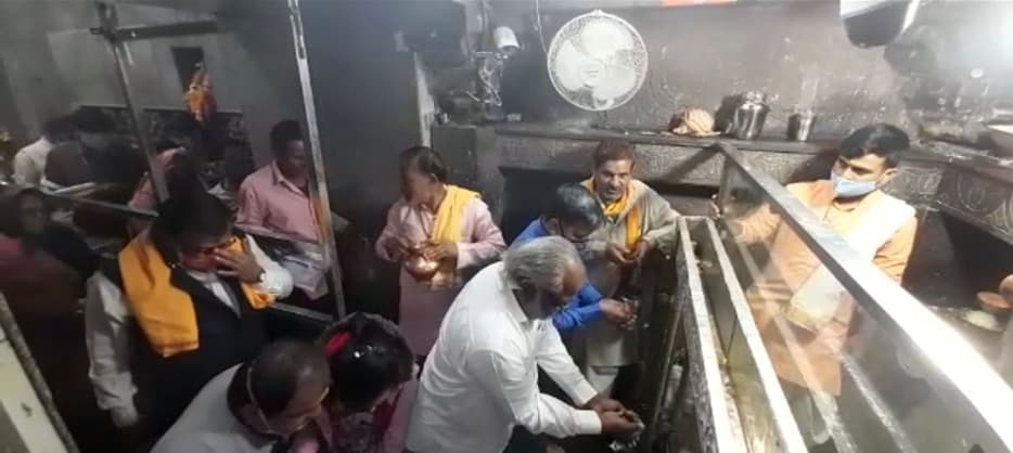 ओंकारेश्वर ज्योतिर्लिंग के गर्भगृह में जाने पर प्रतिबंध हटा, श्रद्धालु करीब से कर सकेंगे दर्शन
