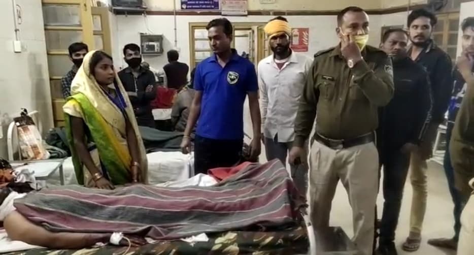 खंडवा में सरे बाजार युवक पर चाकू से हमला, पुरानी रंजिश की आशंका