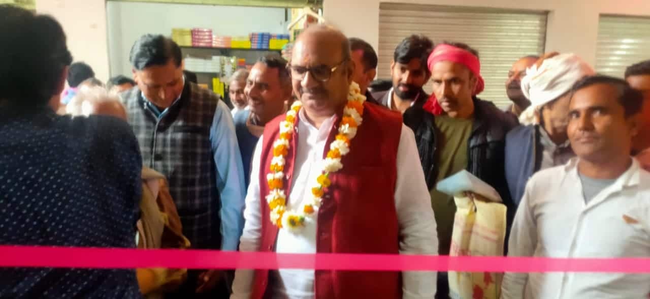 कांग्रेस विधायक ने लगाई चौपाल, ग्रामीणों को बताई कृषि बिल की खामियां