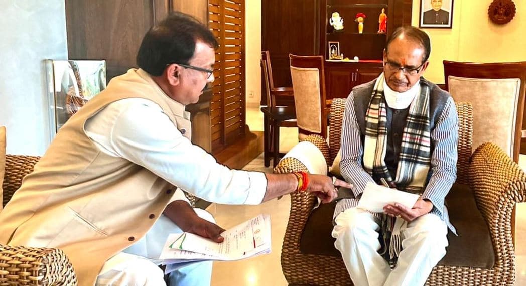 विधायक राजेश शुक्ला बबलू ने की मुख्यमंत्री से मुलाकात, बिजावर क्षेत्र के लिए बजट में मांगा विशेष योगदान