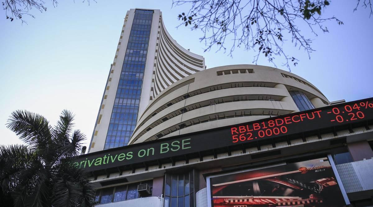 सोमवार को 1700 अंकों से अधिक लुढ़का सेंसेक्स, निफ्टी 14,400 से नीचे पहुंचा
