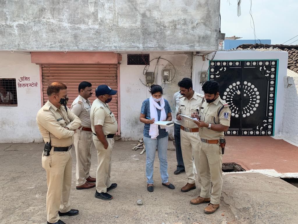 कचरा फेंकने से मना किया तो तलवार, चाकू, रॉड से हमला कर हत्या, दो गिरफ्तार