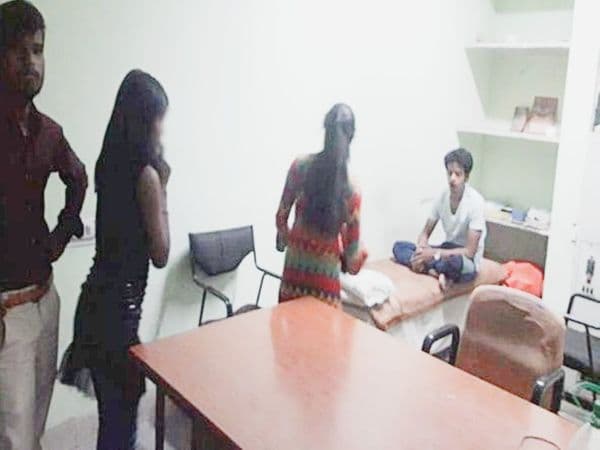 MYH की शर्मनाक तस्वीर : मॉर्चुरी में शवों के बीच लड़कियों के साथ मिले कर्मचारी