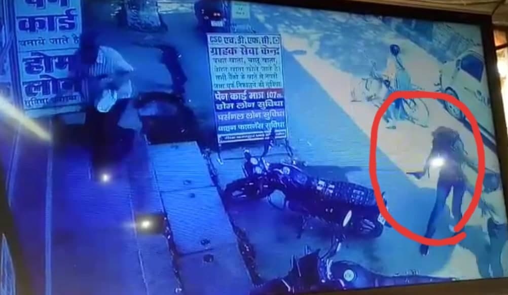 Morena News: 3 बदमाशों ने किया ATM कैश वेन लूटने का प्रयास, घटना CCTV में कैद