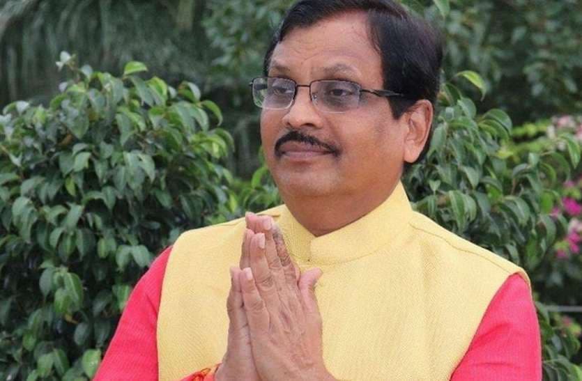 गुमान सिंह डामोर ने कांतिलाल भूरिया को बताया मानसिक रूप से विक्षिप्त, कहा अपने डॉ पुत्र से करवाएं इलाज