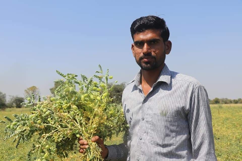 लोकल से वोकल को नई दिशा देता खरगोन का युवा किसान, पढ़ें सुधीर की पूरी कहानी