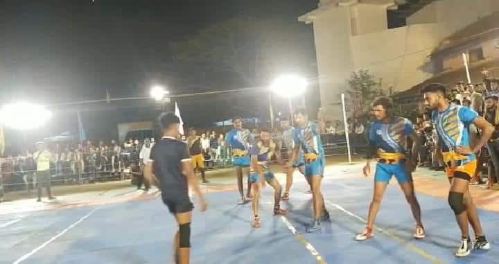 Rajgarh News : लापरवाही की तस्वीर आई सामने, धारा 144 के बीच कबड्डी प्रतियोगिता का आयोजन