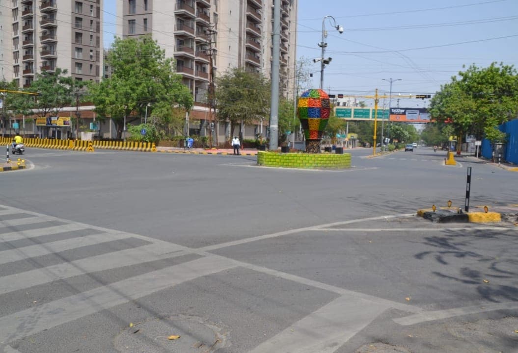 Indore News: इंदौर में दूसरा रविवारीय लॉक डाउन, सड़को पर पसरा सन्नाटा, होलिका दहन के लिए जगह-जगह सजावट