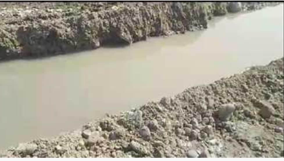 केन नदी का अस्तित्व खतरे में, मुख्यधारा को रोककर हो रहा रेत उत्खनन