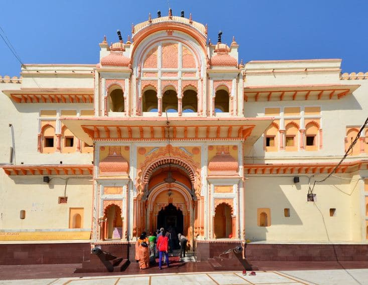 ओरछा का रामराजा मंदिर कंटेनमेंट एरिया घोषित, भक्तों के दर्शन पर 7 दिन प्रतिबंध