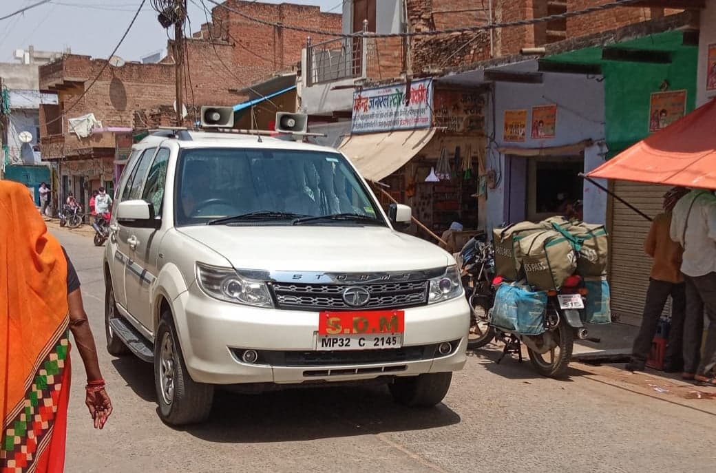 एसडीएम ने किया औचक निरीक्षण, दुकानदारों को दी Covid-19 गाइडलाइन का पालन करने की हिदायत