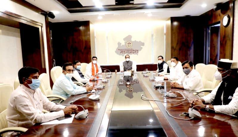 हर जिले को 2 करोड़ की राशि, सीएम शिवराज बोले- युद्ध स्तर पर जुट जाएं सभी मंत्री