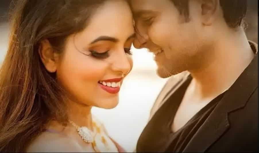 मशहूर कॉमेडियन सुगंधा मिश्रा और संकेत भोंसले ने थामा एक दूसरे का हाथ