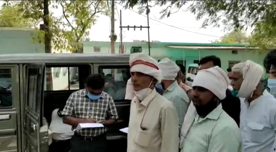 मुरैना- वन विभाग कर्मचारी पर दुर्व्यवहार का आरोप, फरियादी ने की कार्रवाई की मांग