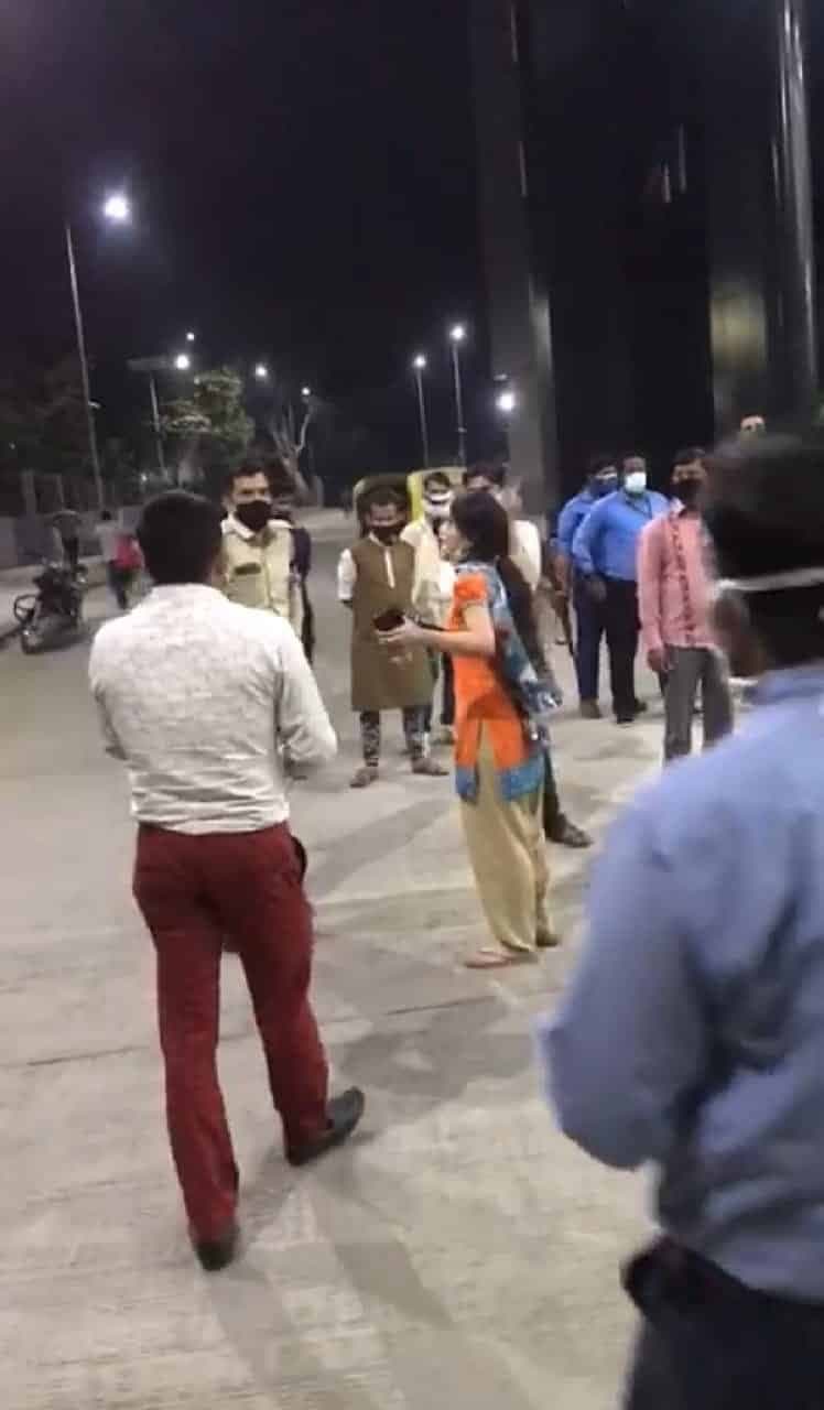 लापरवाही और कालाबजारी के बीच बुझ गया घर का चिराग, परिजनों ने प्रशासन पर लगाए संगीन आरोप, वीडियो वायरल