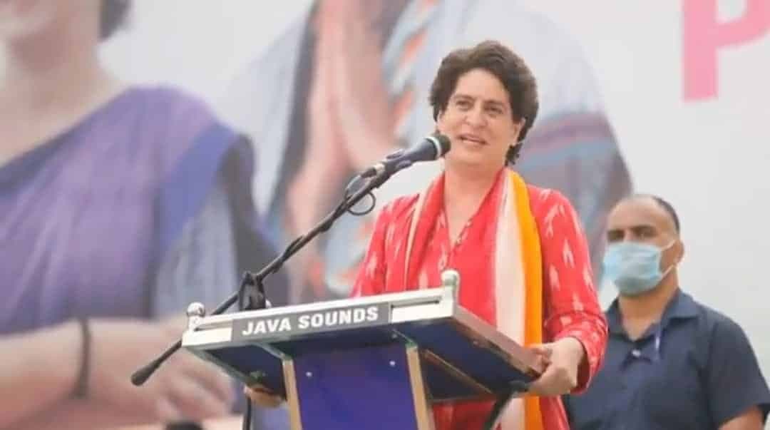 वैक्सीन की कमी पर प्रियंका गांधी का पीएम मोदी पर निशाना, पूछे तीन बड़े सवाल 