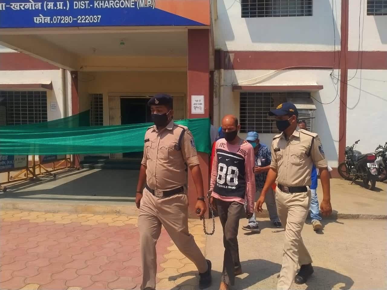बड़वाह पुलिस की बड़ी कार्यवाही, 720 लीटर अवैध शराब के साथ एक आरोपी गिरफ्तार