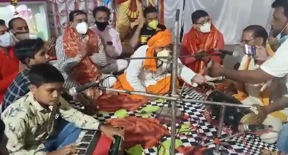 दमोह : चुनावी गहमागहमी के बीच बीजेपी प्रदेशाध्यक्ष वीडी शर्मा ने किए देवी दर्शन