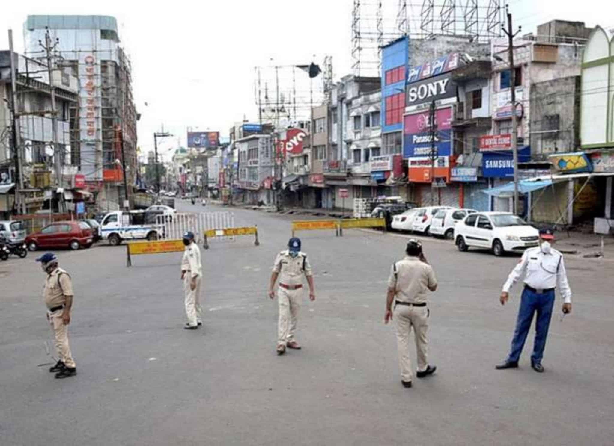अभेद किले में बदला भोपाल, कई स्थानों पर बैरिकेडिंग, 2000 पुलिसकर्मियों की तैनाती