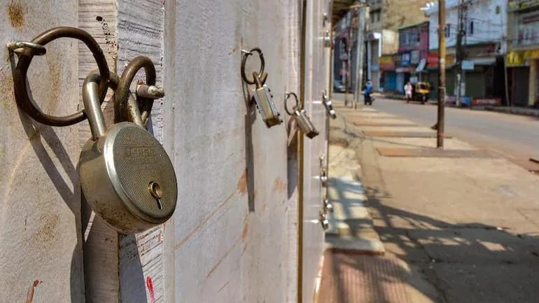 खरगोन : 1 जून से दुकानों पर चस्पा करना होगा टीके का प्रमाण पत्र