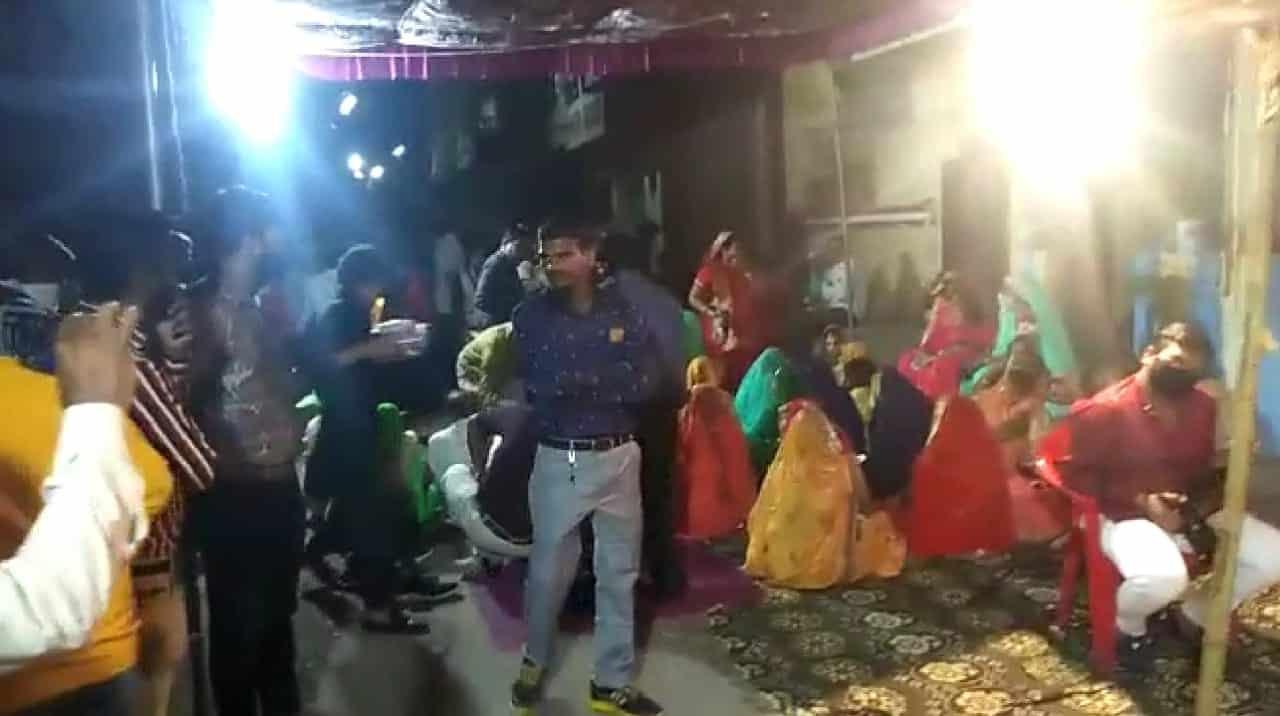 इंदौर में शादी समारोह में उड़ी कोरोना नियमों की धज्जियां, 2 परिवारों पर केस दर्ज